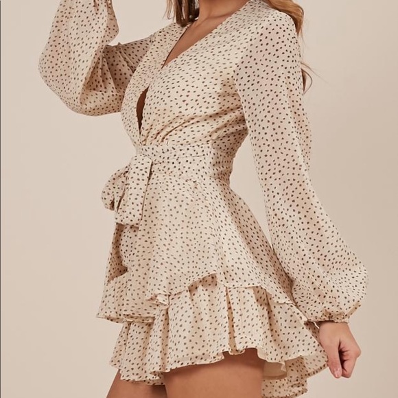 On rotation playsuit in cream - Picture 5 of 10